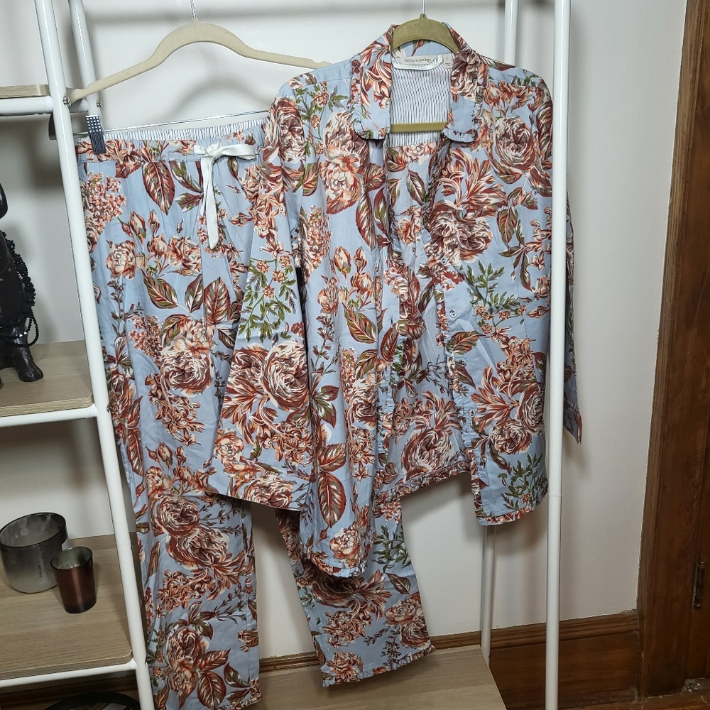 Pajama Set sz small soft cool fabric pretty floral pattern